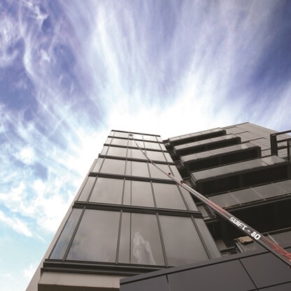 Hvordan pusse vinduer med rentvannsanlegg